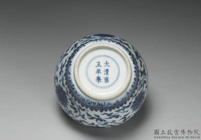 图片[2]-Lidded jar with chrysanthemum decoration in underglaze blue, Qing dynasty, Yongzheng reign (1723-1735)-China Archive